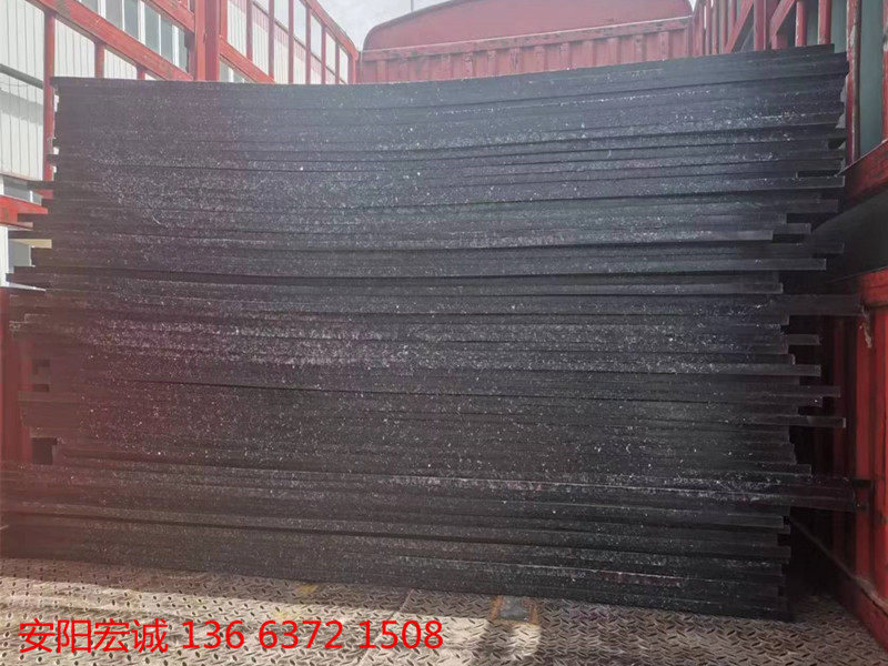 安陽宏誠(chéng)：車底滑板-高分子聚乙烯板的安裝應(yīng)用